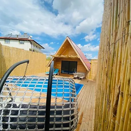 Wonderful Bungalow With Private Pool, Garden And Bbq In