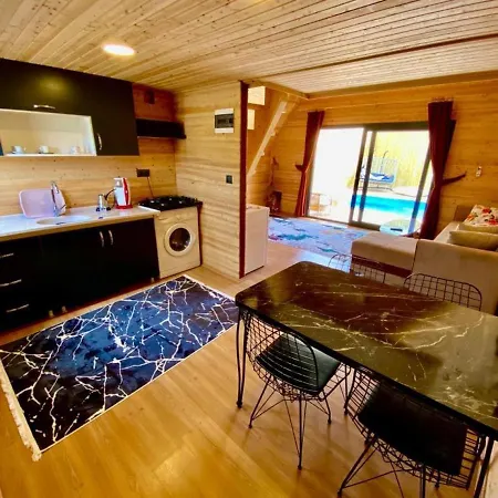 公寓 Wonderful Bungalow With Private Pool, Garden And Bbq In