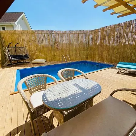 公寓 Wonderful Bungalow With Private Pool, Garden And Bbq In
